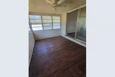 711 9th Street NW, Largo, FL 33770 - Photo 10