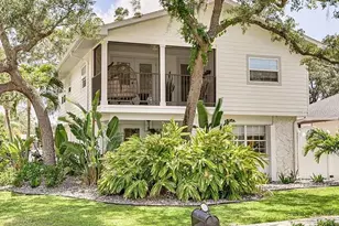 1701 Sunset Dr, Tarpon Springs, FL 34689 - Photo 1