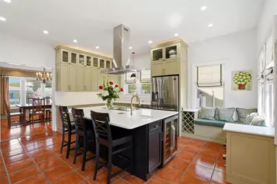 241 72nd Street N, Saint Petersburg, FL 33710 - Photo 4