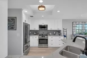 10851 Mangrove Cay Ln NE, Saint Petersburg, FL 33716 - Photo 20