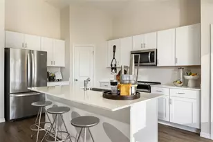 9267 Orch Pk Ln, Zephyrhills, FL 33541 - Photo 2