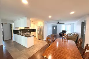 8335 Somerset Dr, Largo, FL 33773 - Photo 10