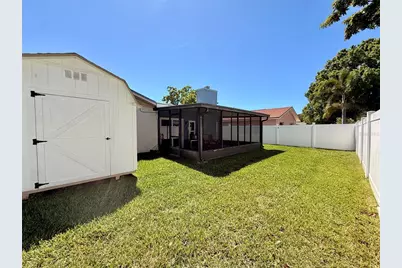 8335 Somerset Drive, Largo, FL 33773 - Photo 22