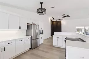 5729 King James Ave, Leesburg, FL 34748 - Photo 6