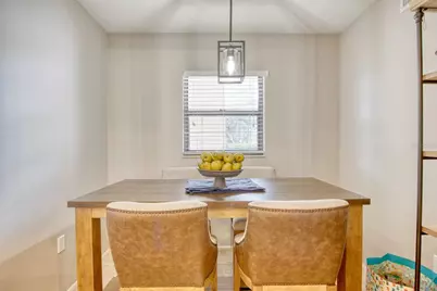 5640 Golf Pointe Drive #101, Sarasota, FL 34243 - Photo 6