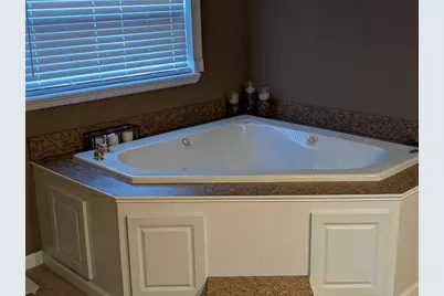 6817 Mitchell Circle, Tampa, FL 33634 - Photo 6