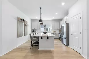 28570 Sweet Persimmon Dr, Wesley Chapel, FL 33543 - Photo 8