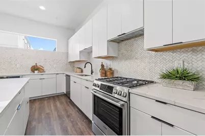 560 Dr Martin Luther King Jr Street S, Saint Petersburg, FL 33701 - Photo 10