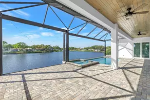 600 Tallahassee Dr NE, Saint Petersburg, FL 33702 - Photo 12