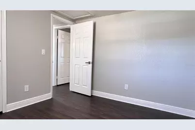 6810 Thomas Circle, Tampa, FL 33619 - Photo 10