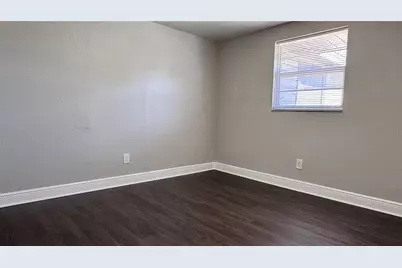 6810 Thomas Circle, Tampa, FL 33619 - Photo 6