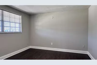 6810 Thomas Circle, Tampa, FL 33619 - Photo 8