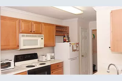 18281 Bridle Club Drive #7, Tampa, FL 33647 - Photo 4
