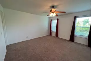 10216 Dolce Vista Dr NE, Saint Petersburg, FL 33702 - Photo 12