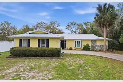 203 N McGowan Avenue, Crystal River, FL 34429 - Photo 1