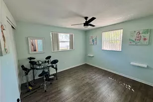 6550 3rd Ave S, Saint Petersburg, FL 33707 - Photo 12