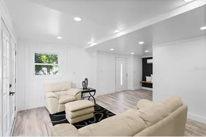 3401 Manatee Drive SE, Saint Petersburg, FL 33705 - Photo 4