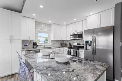 3401 Manatee Drive SE, Saint Petersburg, FL 33705 - Photo 8