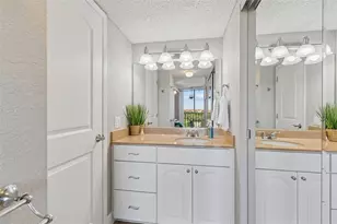 900 Cove Cay Dr, Clearwater, FL 33760 - Photo 32