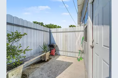 7012 Center Creek Drive, Tampa, FL 33615 - Photo 28