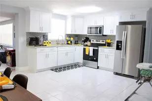 7012 Center Creek Dr, Tampa, FL 33615 - Photo 4