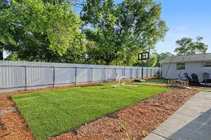 7012 Center Creek Dr, Tampa, FL 33615 - Photo 48