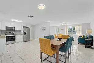 7012 Center Creek Dr, Tampa, FL 33615 - Photo 8