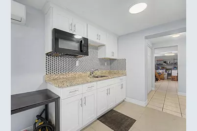 7012 Center Creek Drive, Tampa, FL 33615 - Photo 32