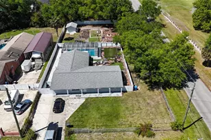 7012 Center Creek Dr, Tampa, FL 33615 - Photo 2