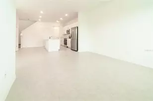 10844 Fowlers Blf Ct, Tampa, FL 33647 - Photo 6