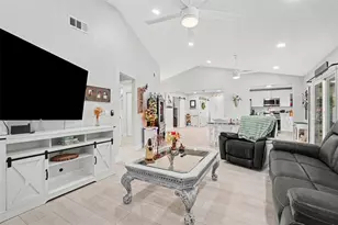 7547 Landmark Dr, Spring Hill, FL 34606 - Photo 4