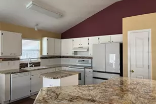 10290 Oasis Palm Dr, Tampa, FL 33615 - Photo 4