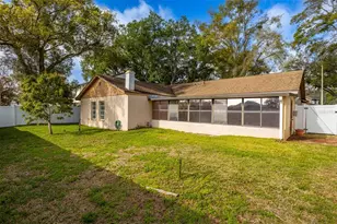 8639 Leighton Dr, Tampa, FL 33614 - Photo 34