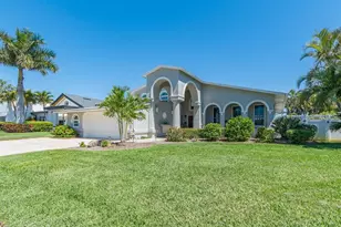 707 Snug Island, Clearwater Beach, FL 33767 - Photo 2