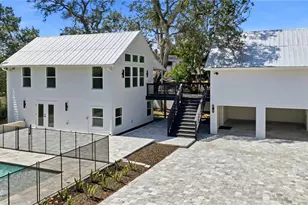 1109 Charles St, Clearwater, FL 33755 - Photo 2