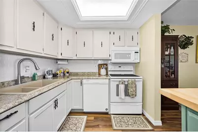 219 Elmwood Circle #219, Seminole, FL 33777 - Photo 14