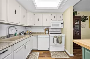 219 Elmwood Cir, Seminole, FL 33777 - Photo 14