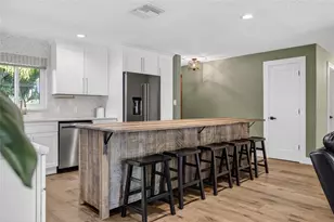 2171 Lagoon Dr, Dunedin, FL 34698 - Photo 8