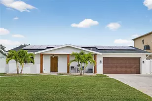 2171 Lagoon Dr, Dunedin, FL 34698 - Photo 2