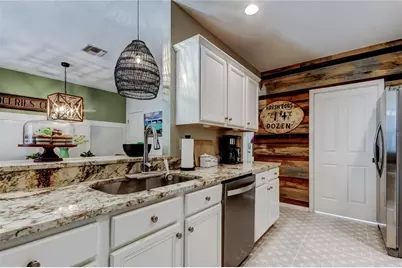 10019 Bradwell Place, Tampa, FL 33626 - Photo 12