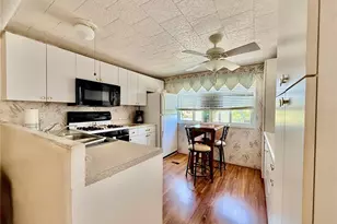 651 54th Ln S, Saint Petersburg, FL 33707 - Photo 16