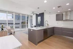 175 1st St S, Saint Petersburg, FL 33701 - Photo 10