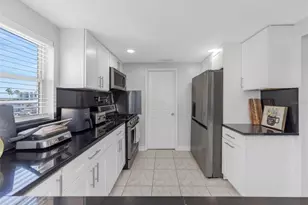 1819 Shore Dr S, South Pasadena, FL 33707 - Photo 4