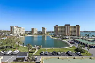 4725 Cove Cir, Saint Petersburg, FL 33708 - Photo 2