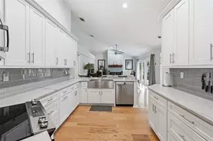 11767 Ashley Ct, Seminole, FL 33772 - Photo 12