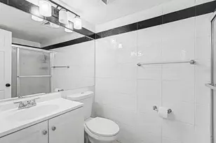 6321 Newtown Cir, Tampa, FL 33615 - Photo 14