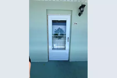 5935 30th Avenue S #304, Gulfport, FL 33707 - Photo 2