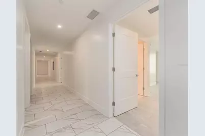 15 Avalon Street #303, Clearwater Beach, FL 33767 - Photo 4