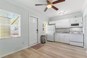 8311 N 9th St, Tampa, FL 33604 - Photo 24