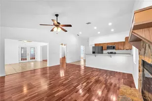 2805 Tammarron Ln, Brandon, FL 33511 - Photo 14